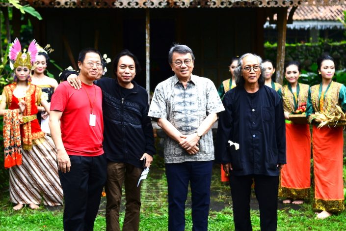 Kurator BWCF 2017-Seno Joko Suyono-Romo Mudji Sutrisno-Sudiarto bersama salim Lee dalam acara Penyambutan