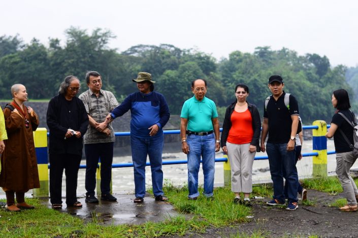 Perhentian Di Waduk Dalam Perjalanan