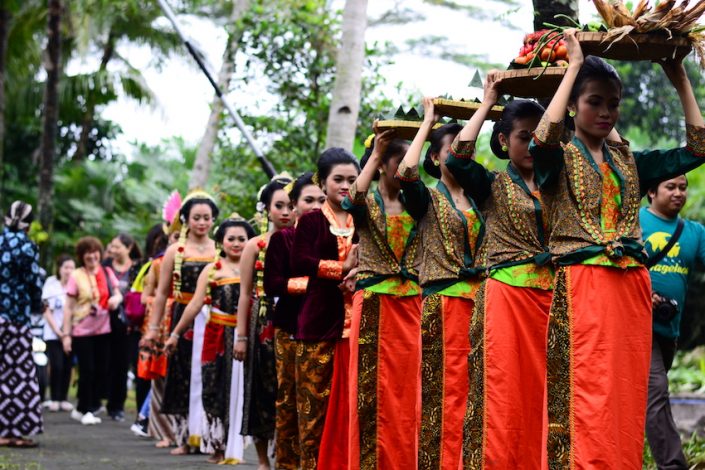 Prosesi Budaya Lokal