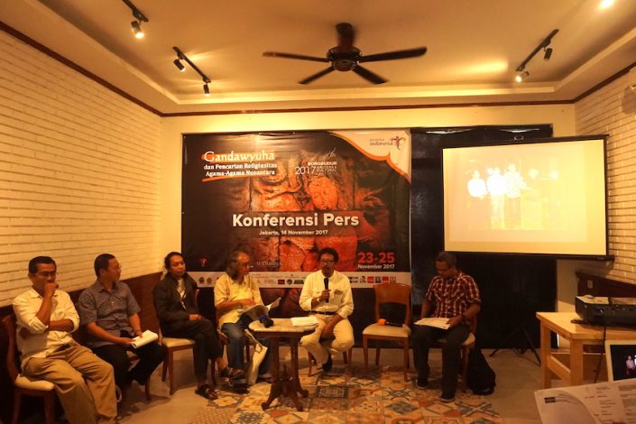 Konferensi Pers di Jakarta