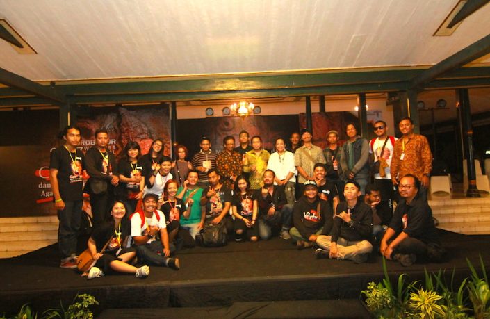 Foto Bersama Tim Kerja