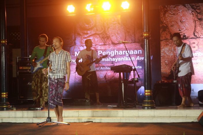Penampilan dari Astakosala Volk