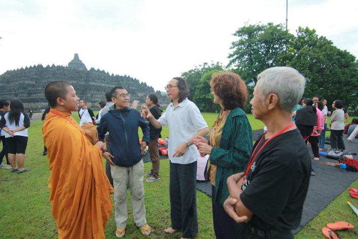 Instruktur Meditasi Romo Sudrijanta SJ- Yudhi Widdiantoro dan Bhikku Santachitton di tanggal 25 Nov