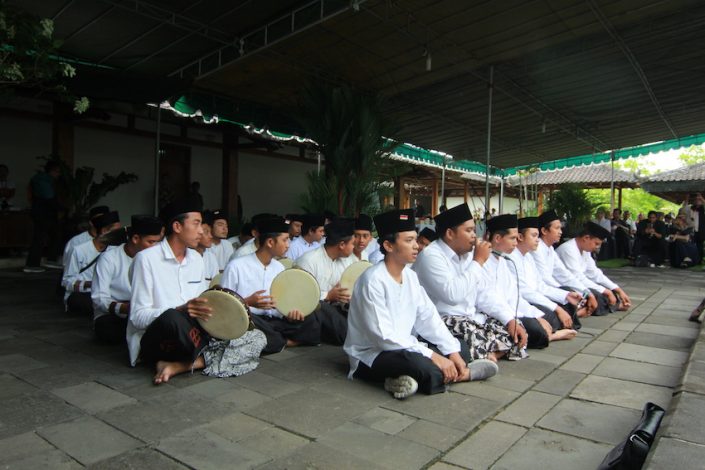 Pertunjukan Rampak Rebana untuk Pembukaan Seminar